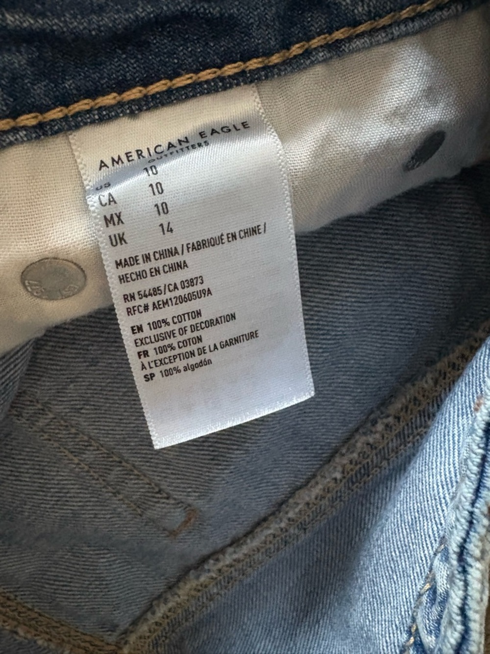 American Eagle Bermuda Light Blue Distressed Denim Shorts - Picture 5 of 6